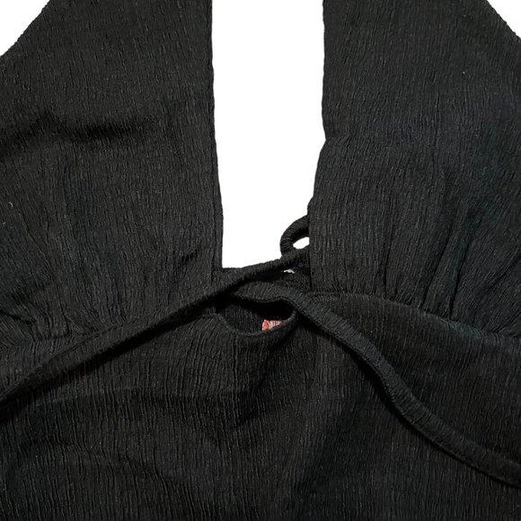 NEW URBAN OUTFITTERS BLACK HALTER TOP LARGE STRAPPY CROP PLUNGE WRAP TANK NWT - Picture 3 of 6